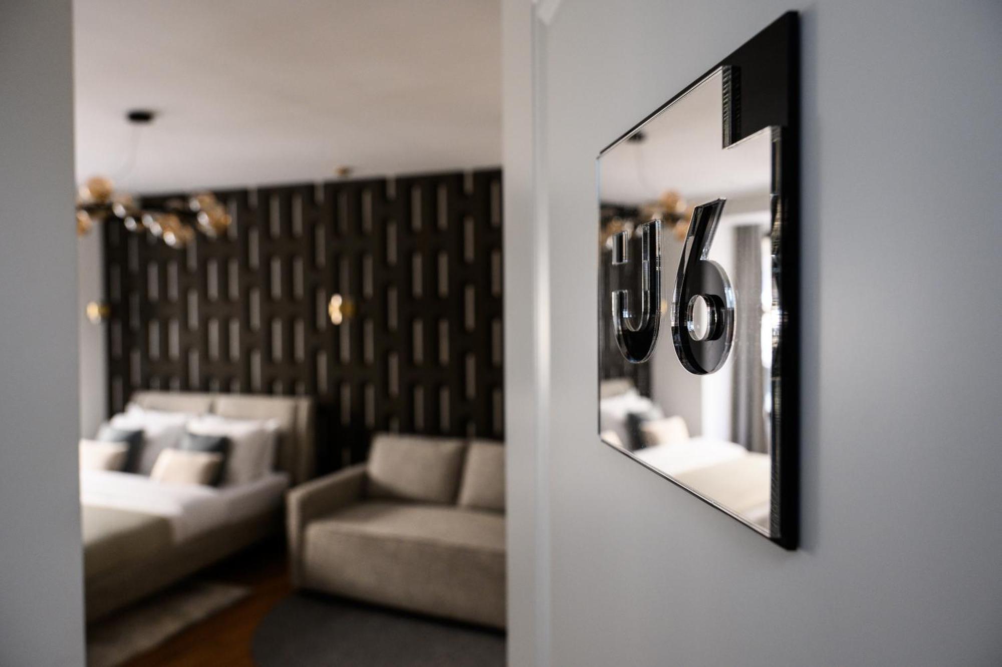 Urban Downtown Luxury Rooms And Suites Belgrado Quarto foto