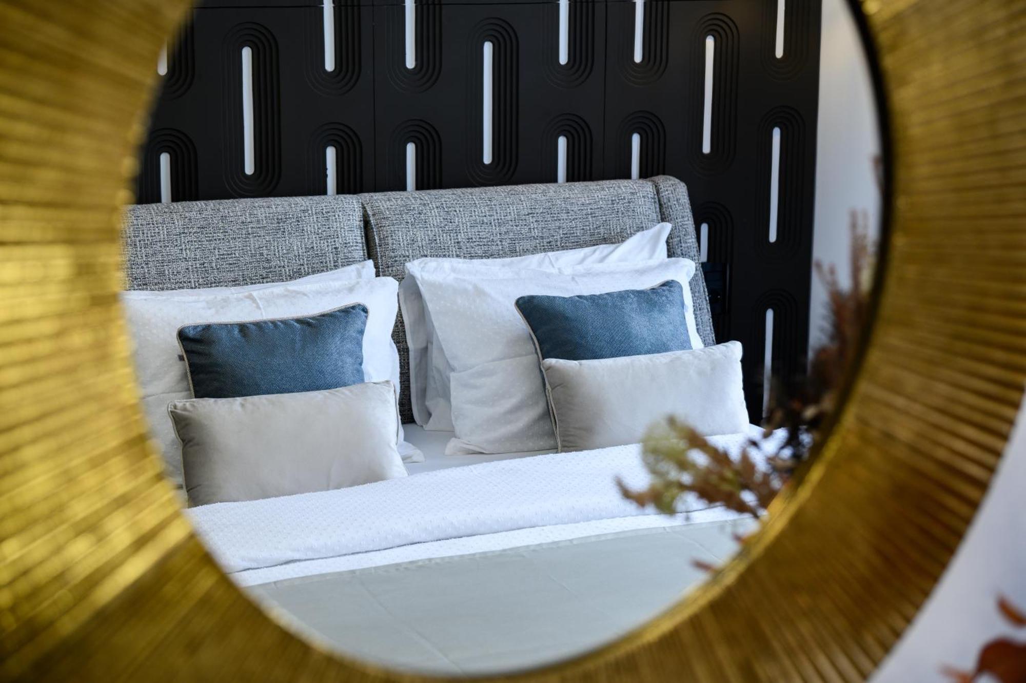 Urban Downtown Luxury Rooms And Suites Belgrado Quarto foto